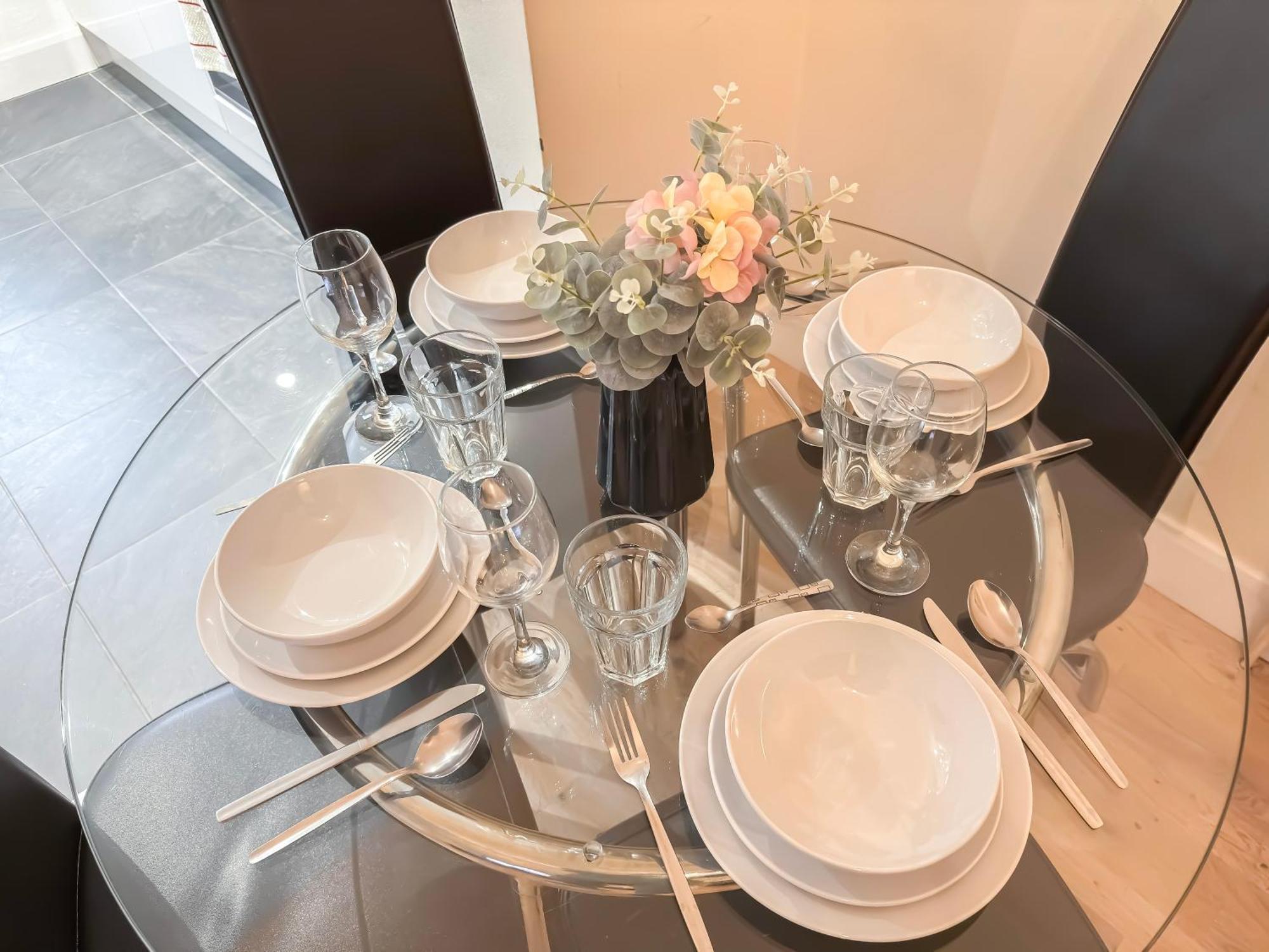 1-Bedroom Flat With Small Garden & Paid Parking In Finsbury Park, Highbury 伦敦 外观 照片