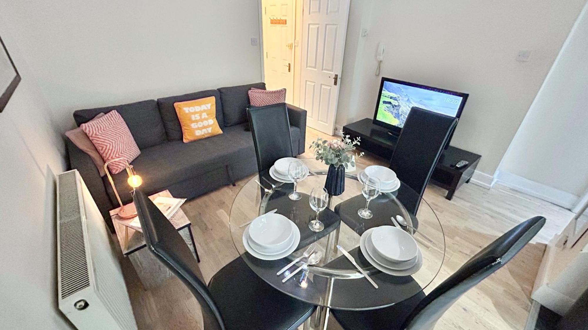 1-Bedroom Flat With Small Garden & Paid Parking In Finsbury Park, Highbury 伦敦 外观 照片