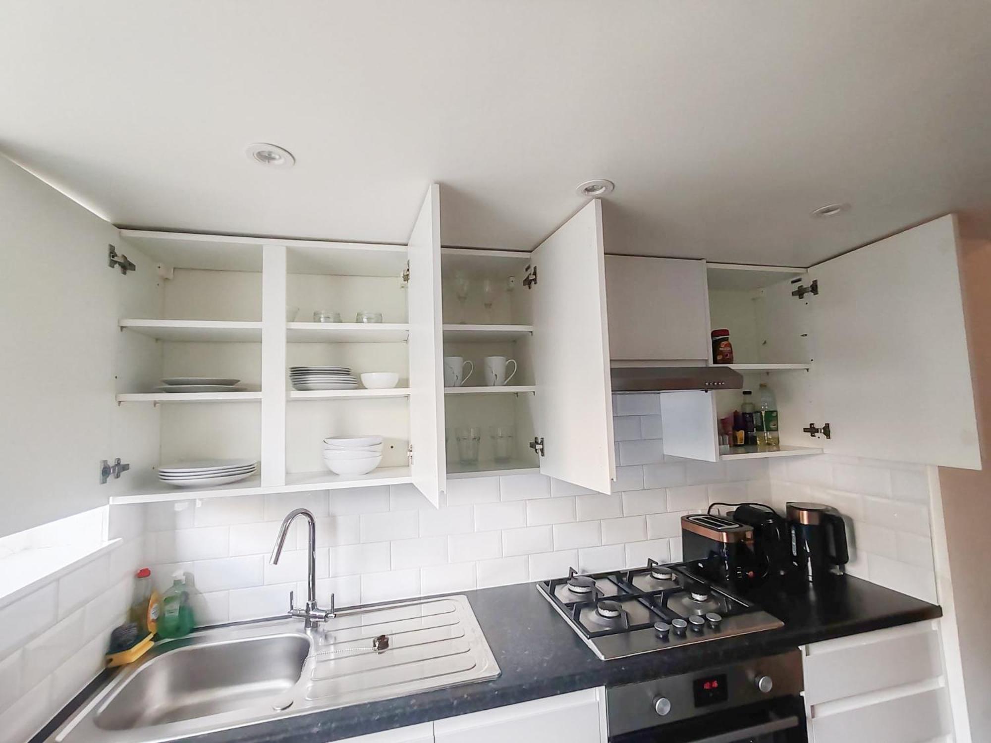 1-Bedroom Flat With Small Garden & Paid Parking In Finsbury Park, Highbury 伦敦 外观 照片