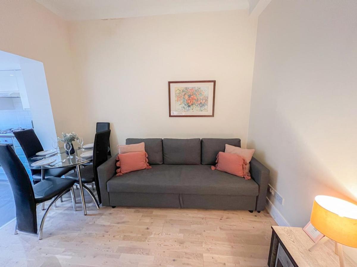 1-Bedroom Flat With Small Garden & Paid Parking In Finsbury Park, Highbury 伦敦 外观 照片